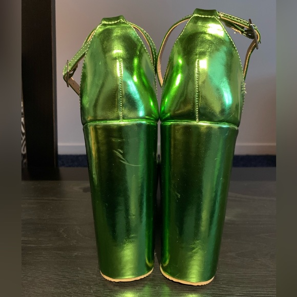 Chase & Chloe Wedged Platform Heels - Picture 3 of 7